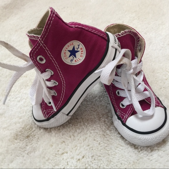 maroon converse size 5